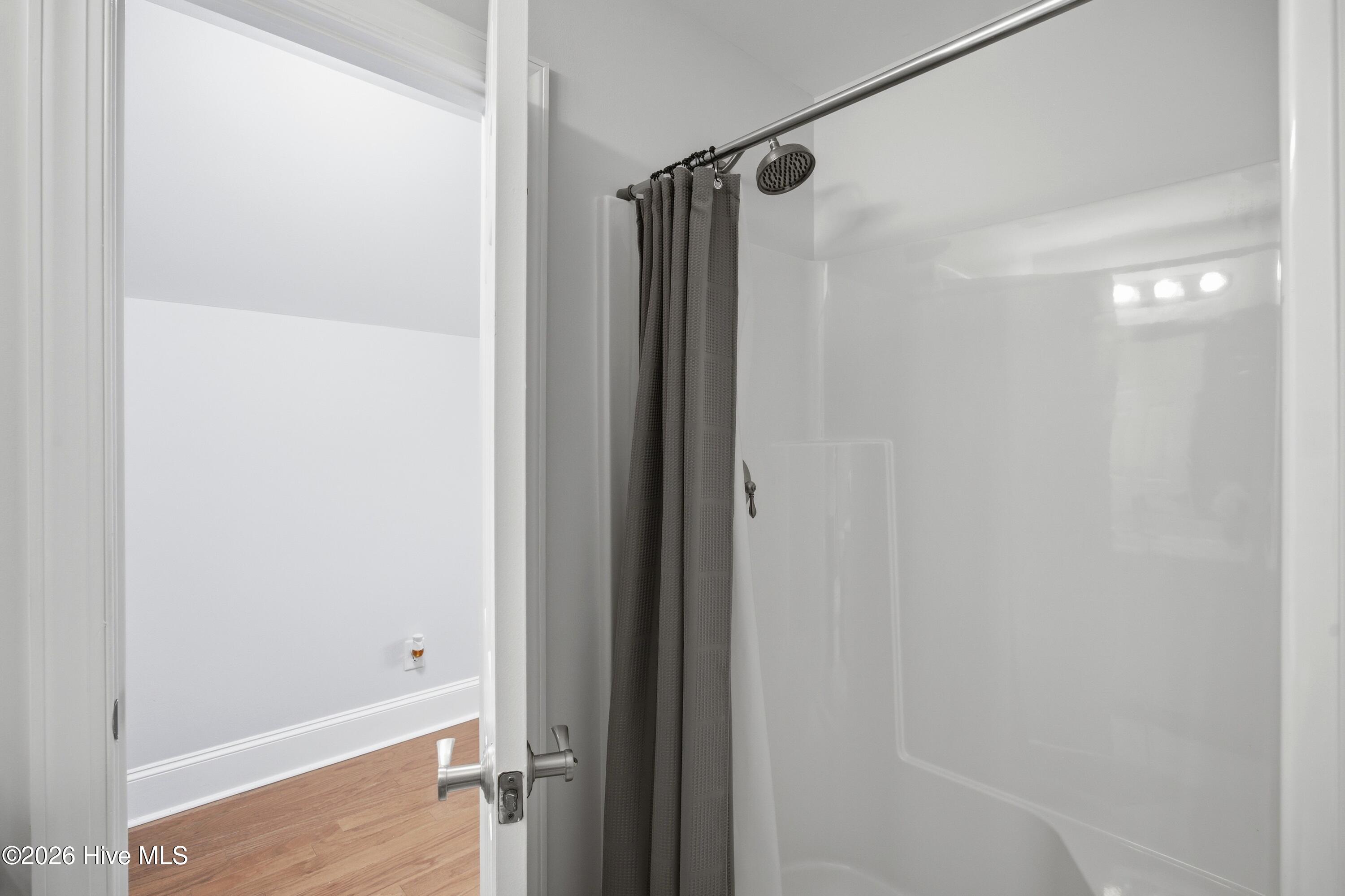 Welcome to this beautifully updated brick home featuring 4 bedrooms an – image 35