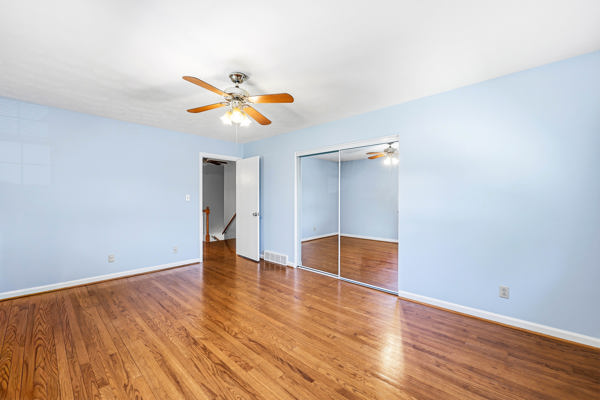 Welcome to this beautiful home that’s gleaming with pride and perfecti – image 43