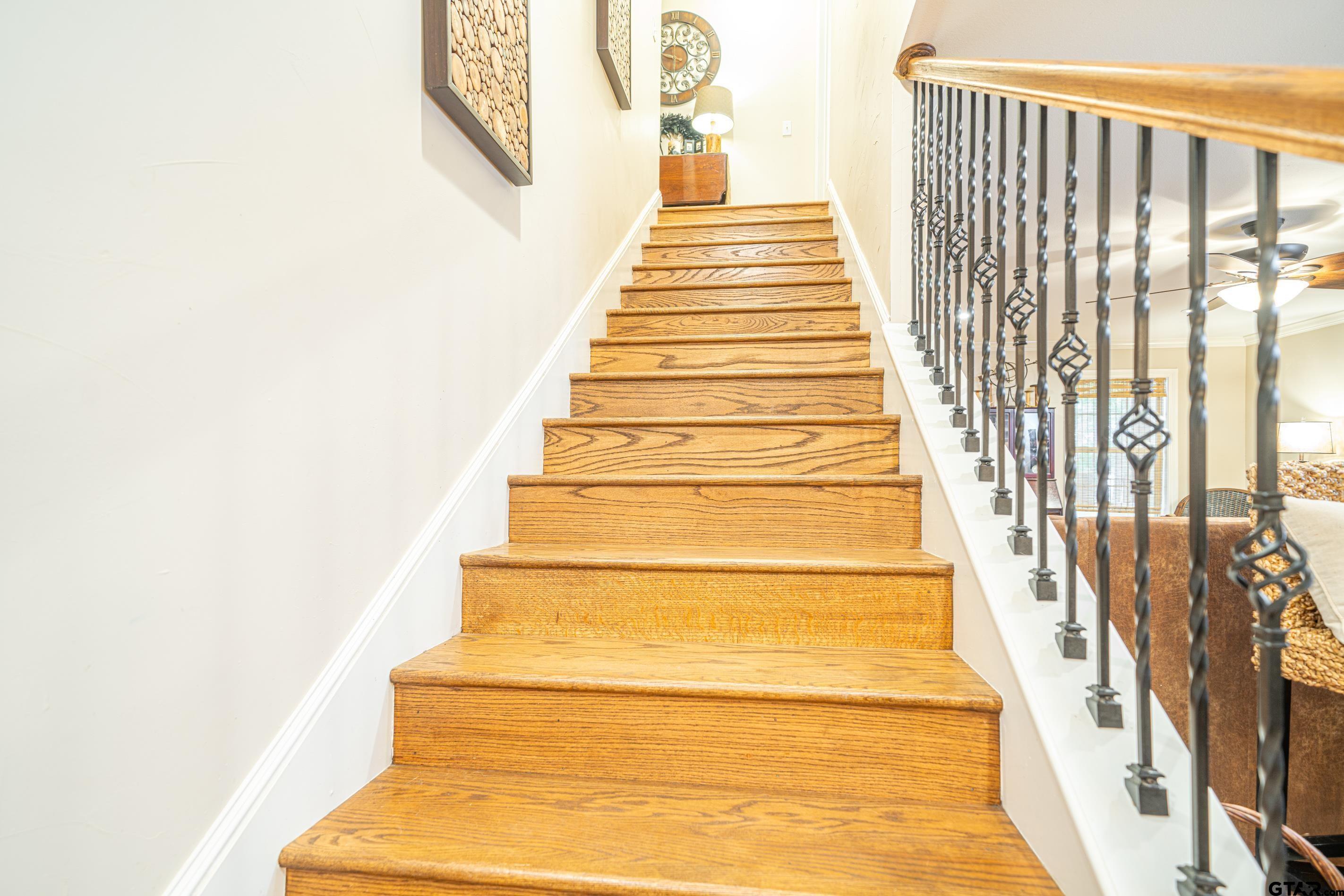 Located in the sought-after Tall Tree subdivision just across the stre – image 20