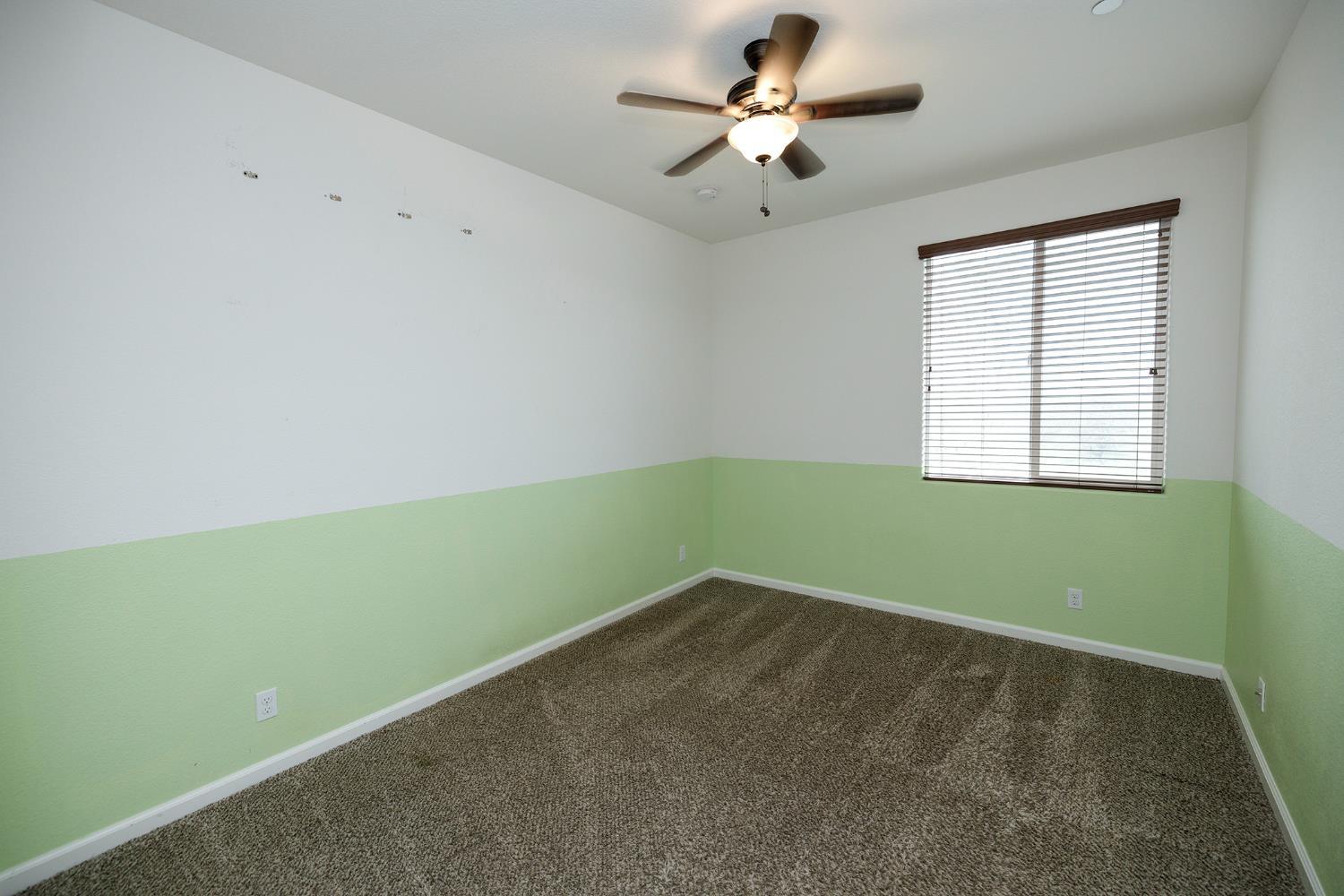 Located in a highly desirable neighborhood, this well-maintained home – image 37