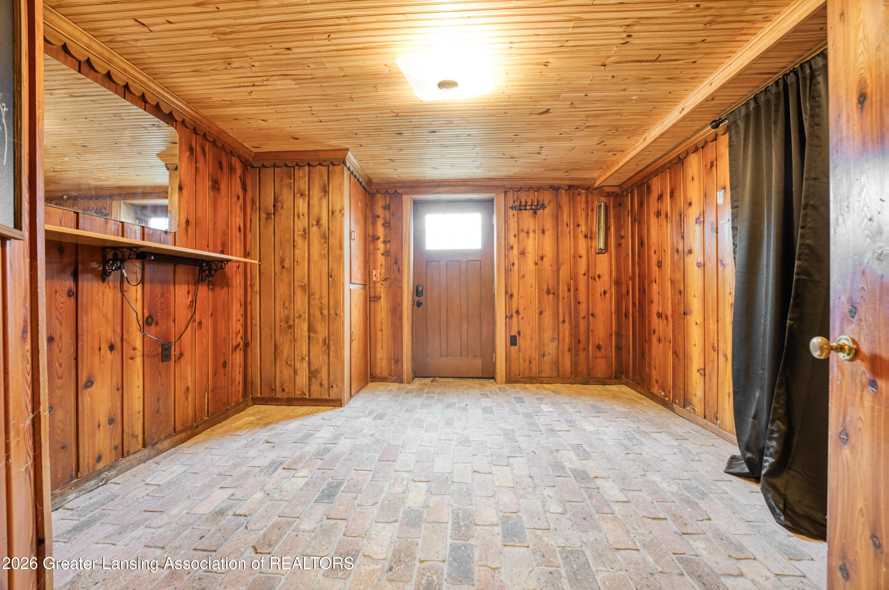 A rare opportunity to score a quintessential Glencairn gem! Gorgeous c – image 52