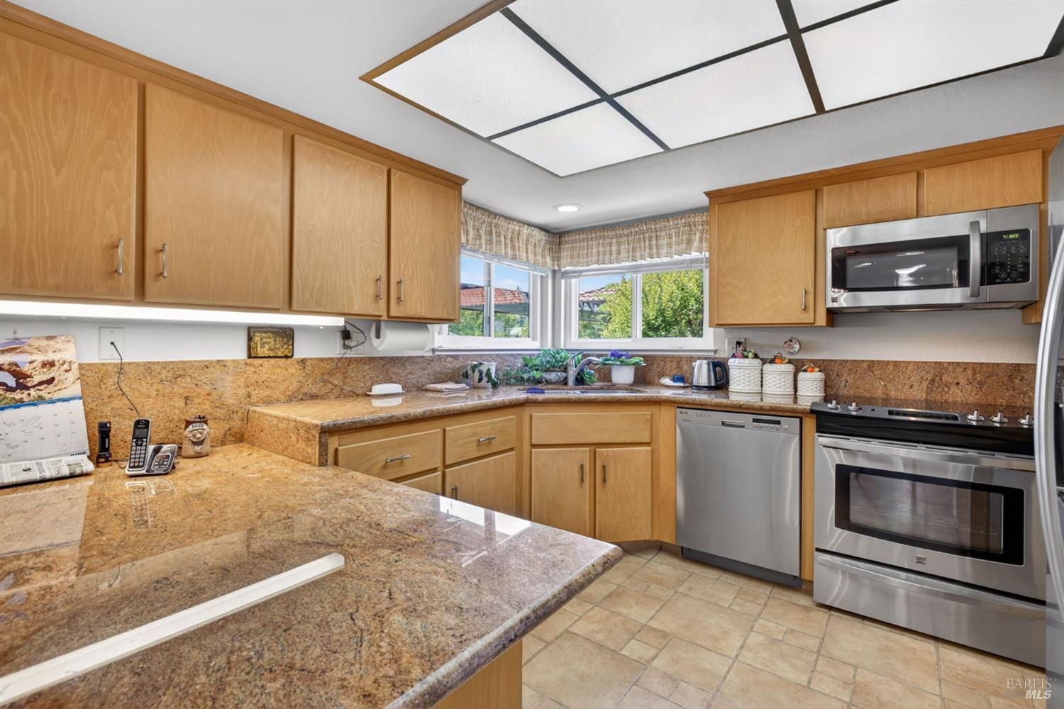 Welcome to 274 Beech Avenue, a beautifully maintained single-story hom – image 13