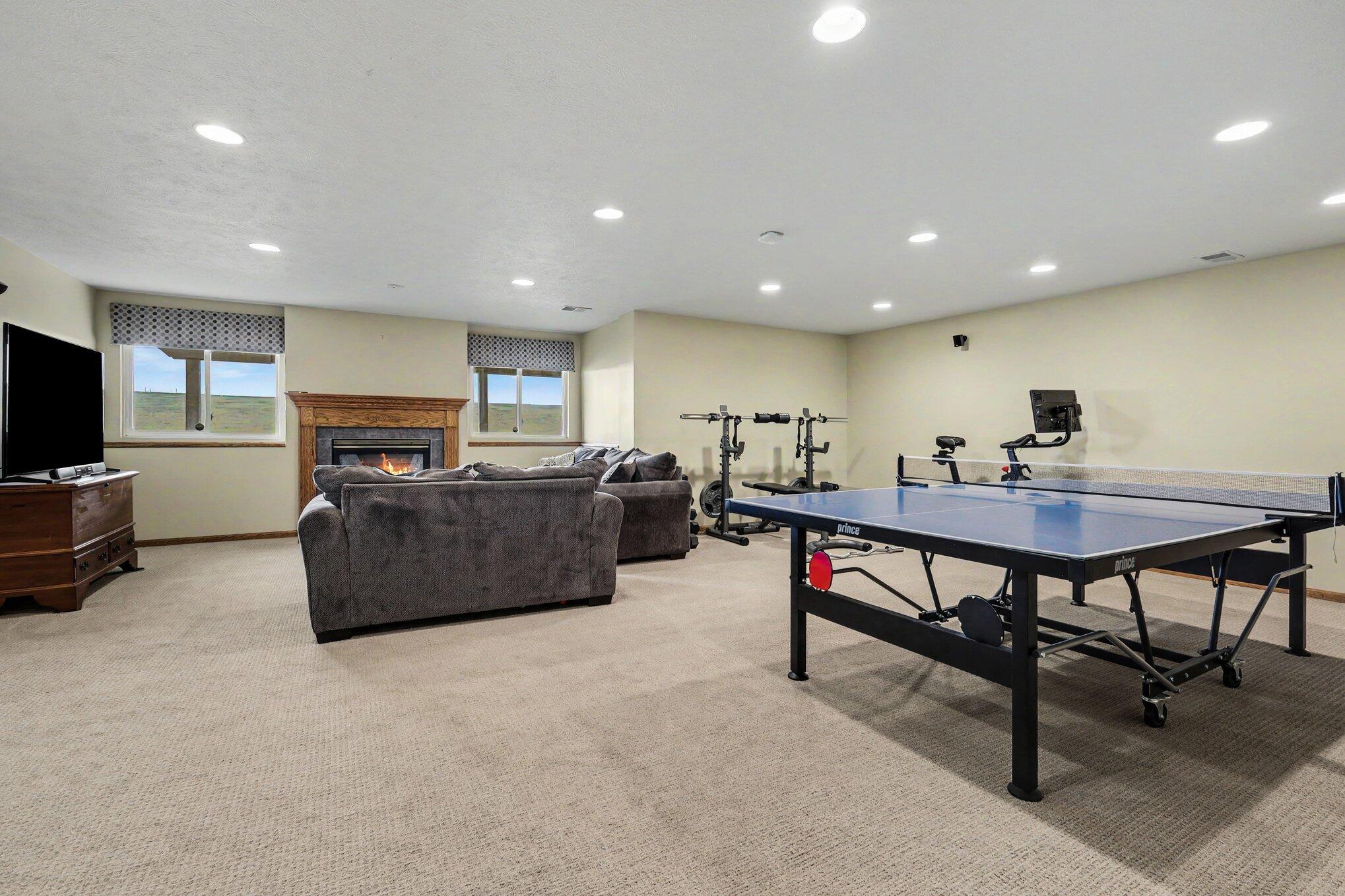 How does being located within minutes of the beach, restaurants, shopp – image 24