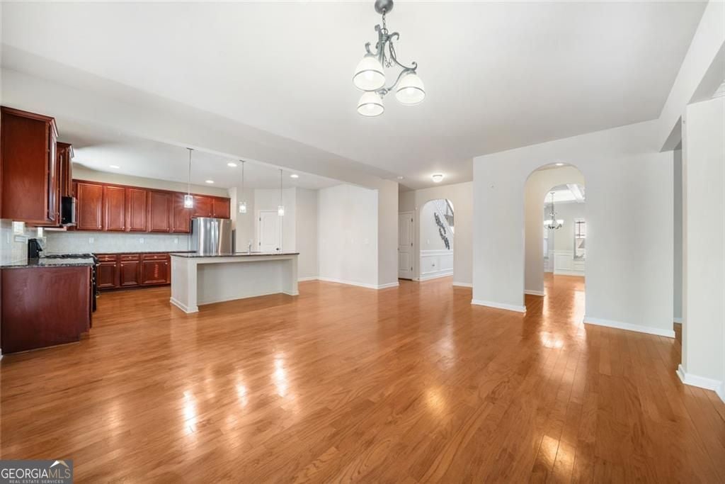 Timeless curb appeal and solid construction define this beautifully ma – image 16