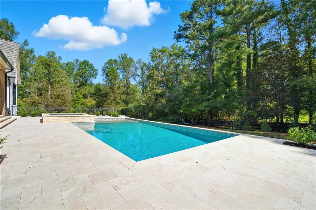 Beautiful Custom Home on gorgeous estate lot in exclusive Milton. This – image 55
