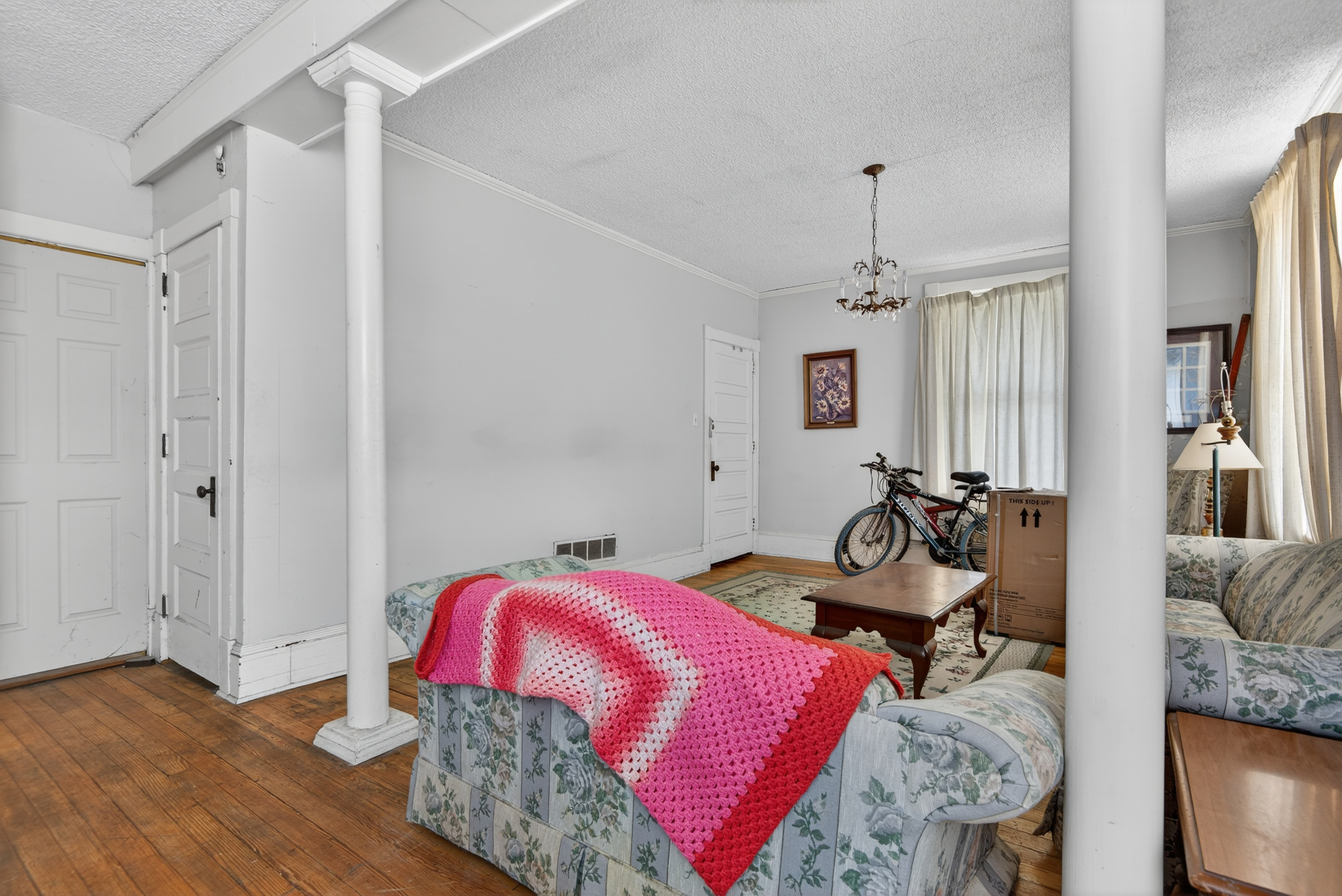 Endless possibilities await at 4023 Minute Drive! This unique and beau – image 12