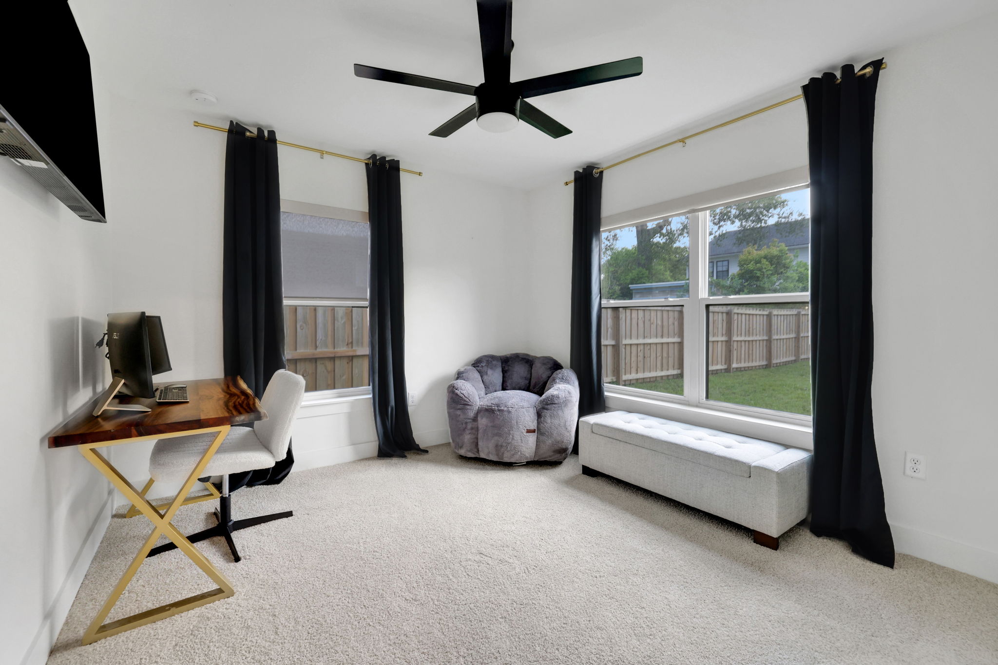 Experience the ultimate coastal lifestyle in this stunning Jacksonvill – image 26