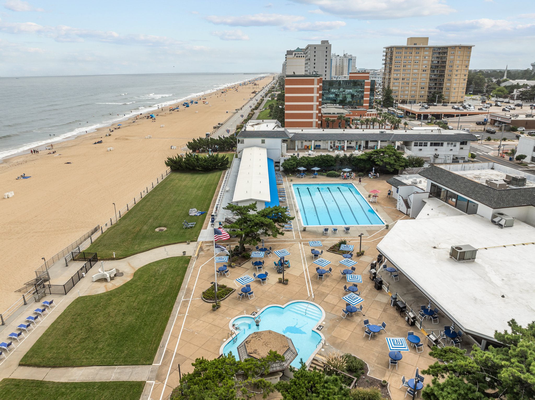 4004 4004 Atlantic Ave Unit 309, Virginia Beach, Virginia, 23451, USA, 2 Bedrooms Bedrooms, ,2 BathroomsBathrooms,Residential,For Sale,4004 Atlantic Ave Unit 309,10633444