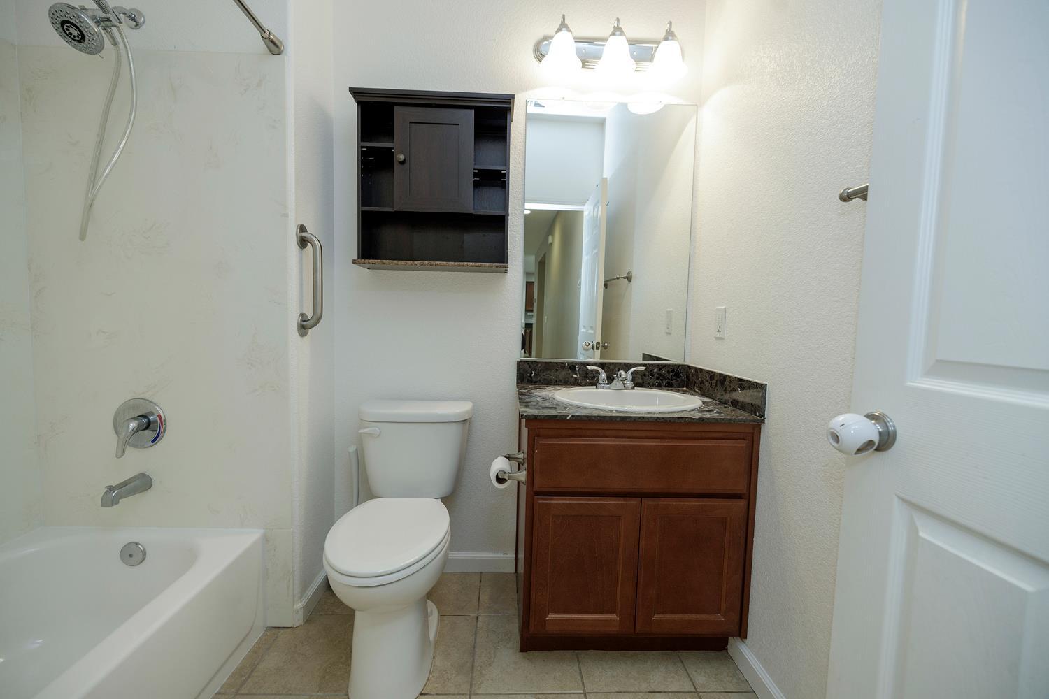 Located in a highly desirable neighborhood, this well-maintained home – image 29