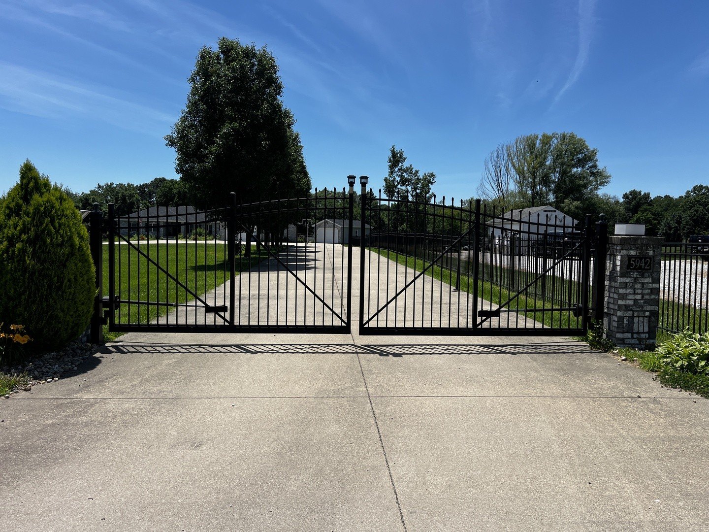 Woodlawn lane to Houston Rd. Home is on the south side of Houston – image 2