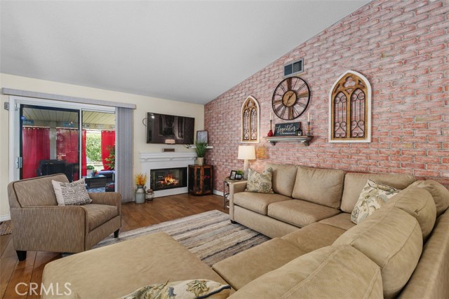 Beautiful move-in ready POOL home in the highly desirable Serenade Com – image 9