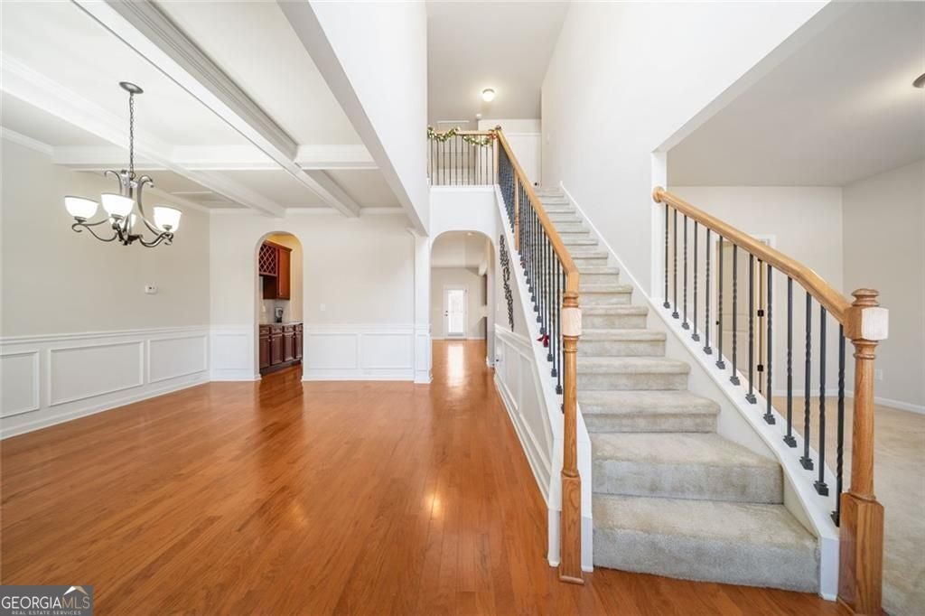 Timeless curb appeal and solid construction define this beautifully ma – image 7