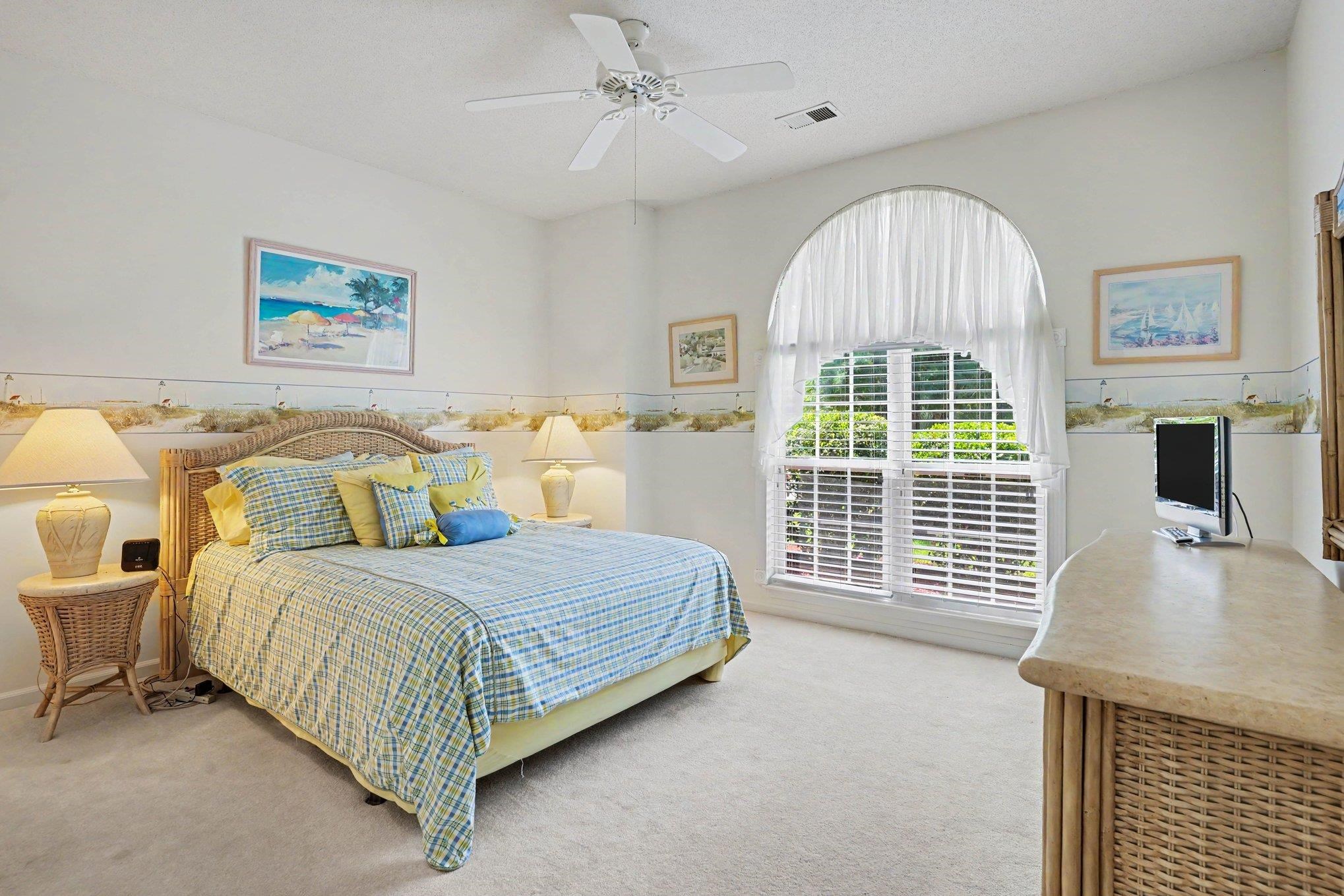 Do not miss this gorgeous updated 3 bed 2 bath single level home locat – image 25