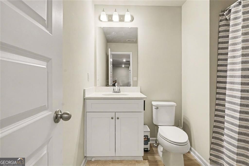 Beautiful home in the sought after Calcutta community! This spacious R – image 28