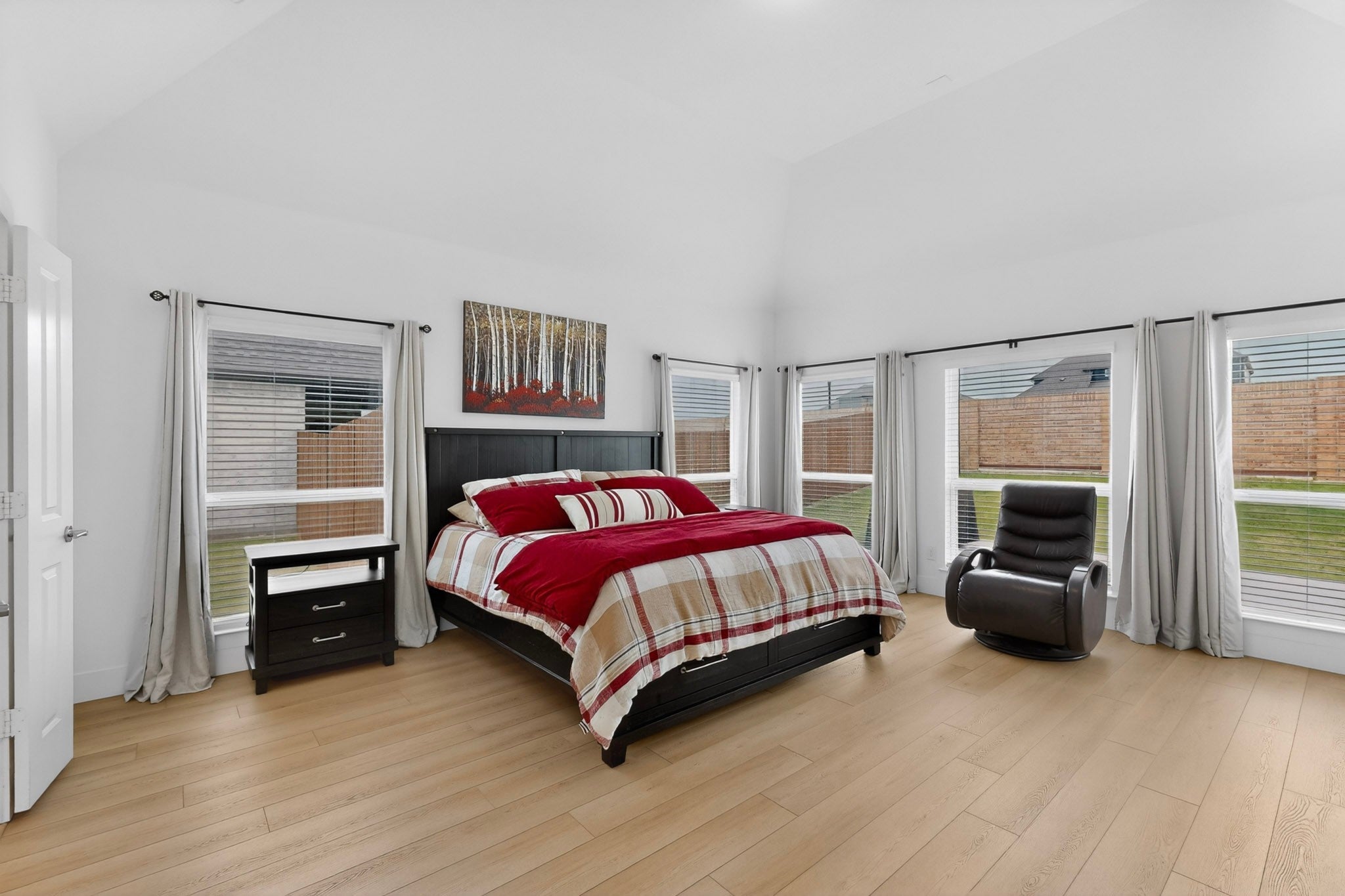 Discover the perfect blend of comfort, flexibility, and opportunity at – image 18