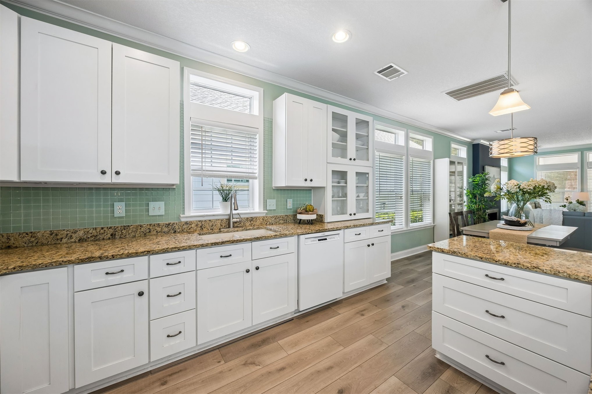 NATURE-FILLED, WALKABLE, AND UNLIKE ANYTHING ELSE ON AMELIA ISLAND, Am – image 19