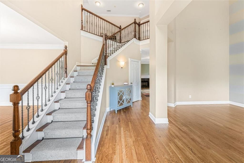 Welcome to 101 Lumby Lane, a stunning 4-sided brick residence in the s – image 21