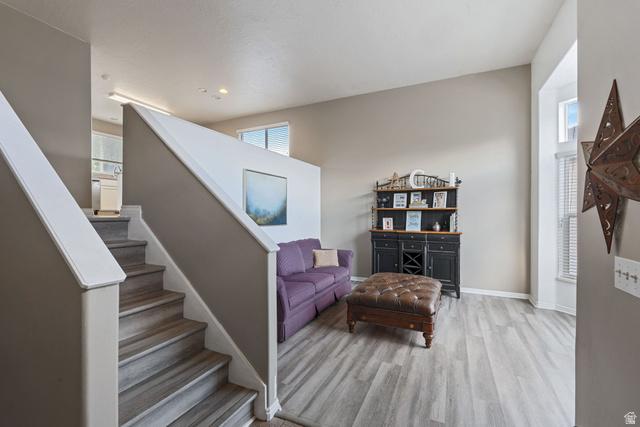 Welcome to 595 Banbury Circle, a well-maintained split-level home loca – image 2
