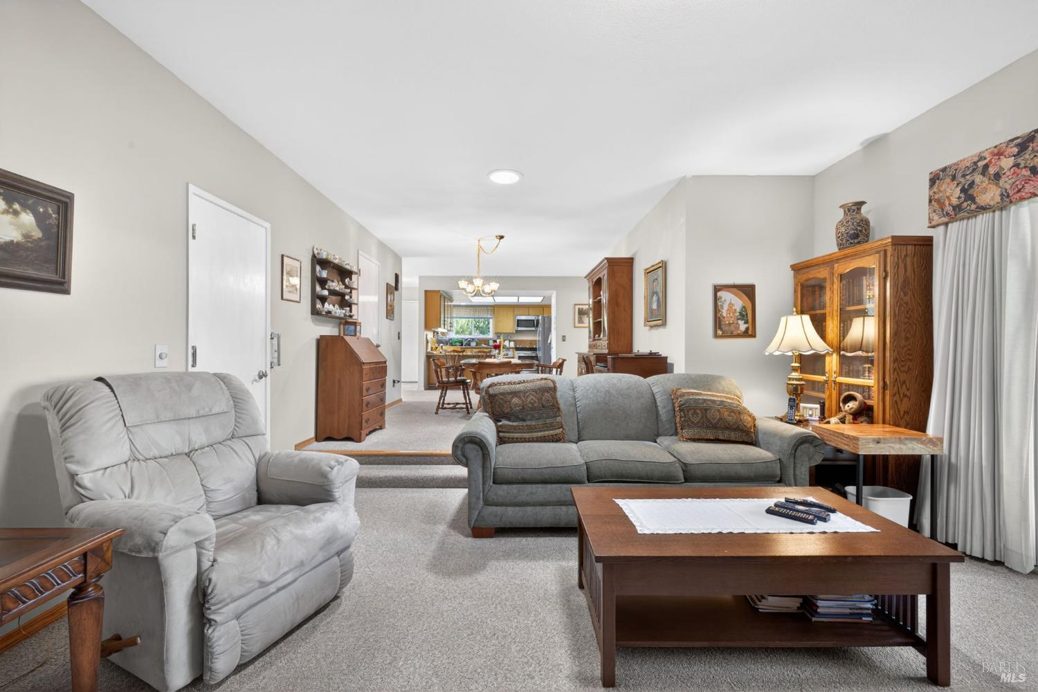 Welcome to 274 Beech Avenue, a beautifully maintained single-story hom – image 26
