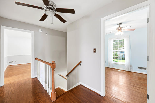 Welcome to this beautiful home that’s gleaming with pride and perfecti – image 29