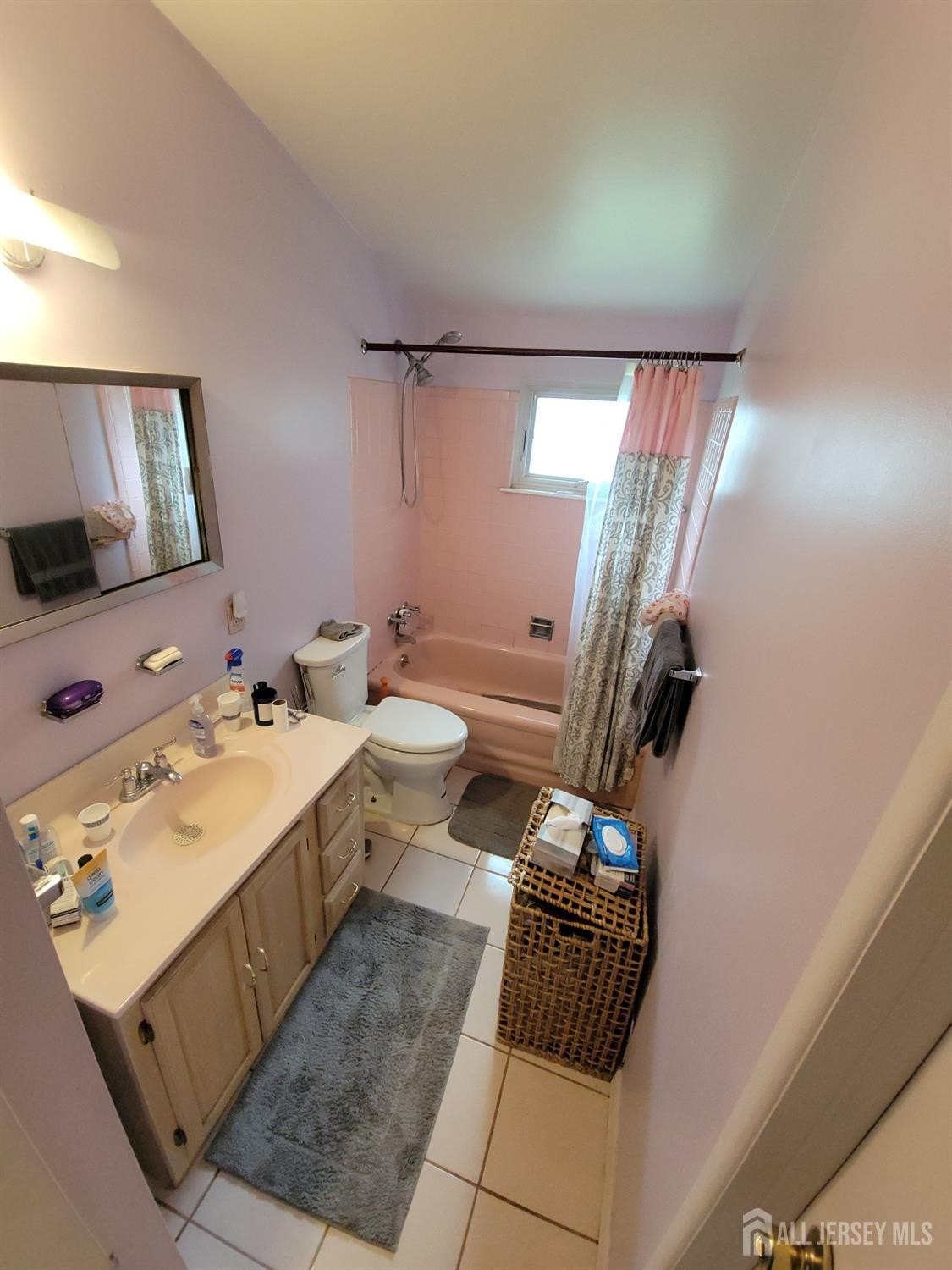 Old Bridge, New Jersey, 08857, USA, 3 Bedrooms Bedrooms, ,2 BathroomsBathrooms,Residential,For Sale,4f9f1d44-fd20-454e-85de-8f9201
