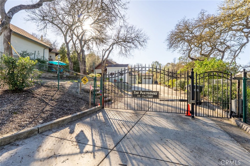 Located on the desirable West Side of Paso Robles, this custom-built 2 – image 59