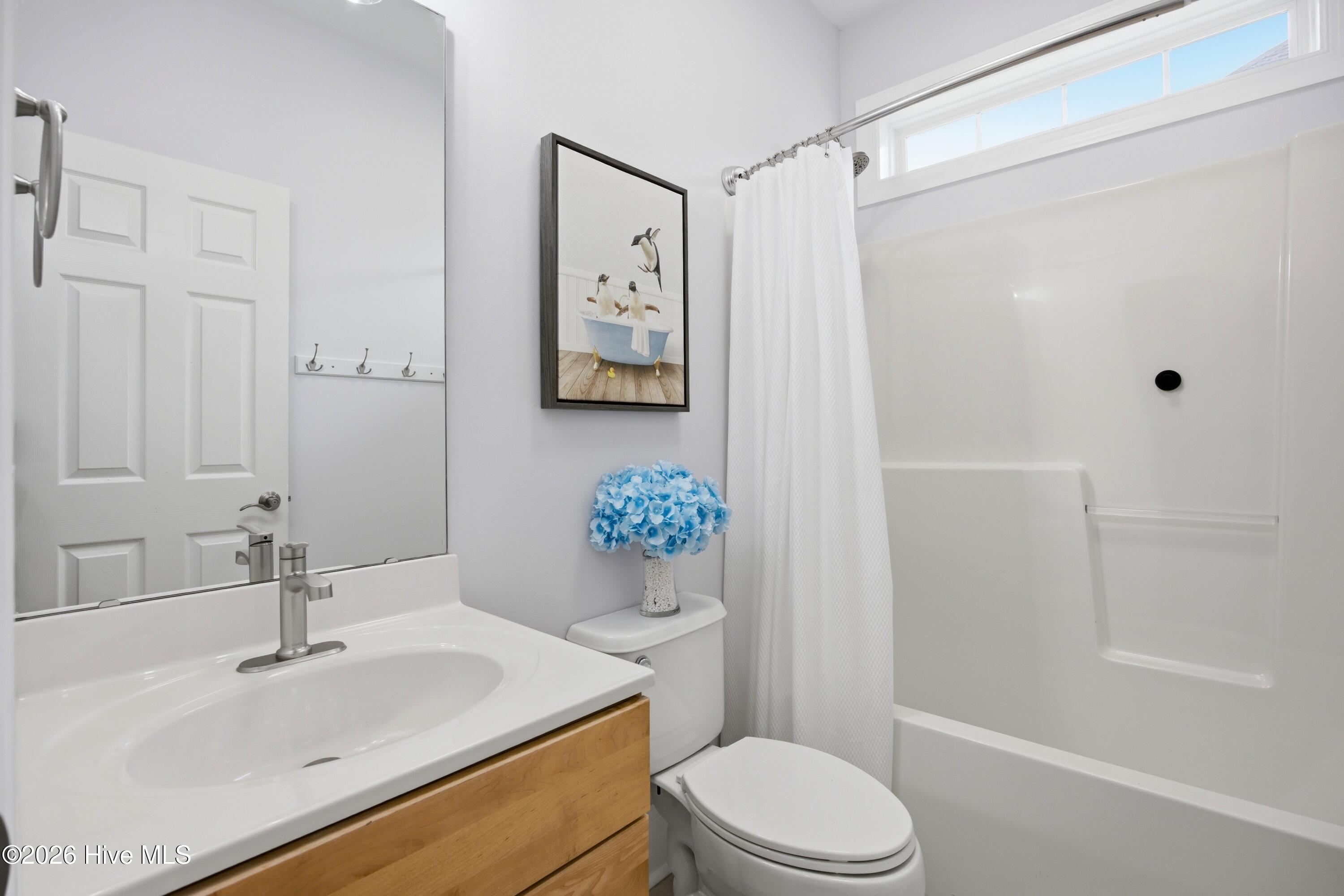 Welcome to this beautifully updated brick home featuring 4 bedrooms an – image 33