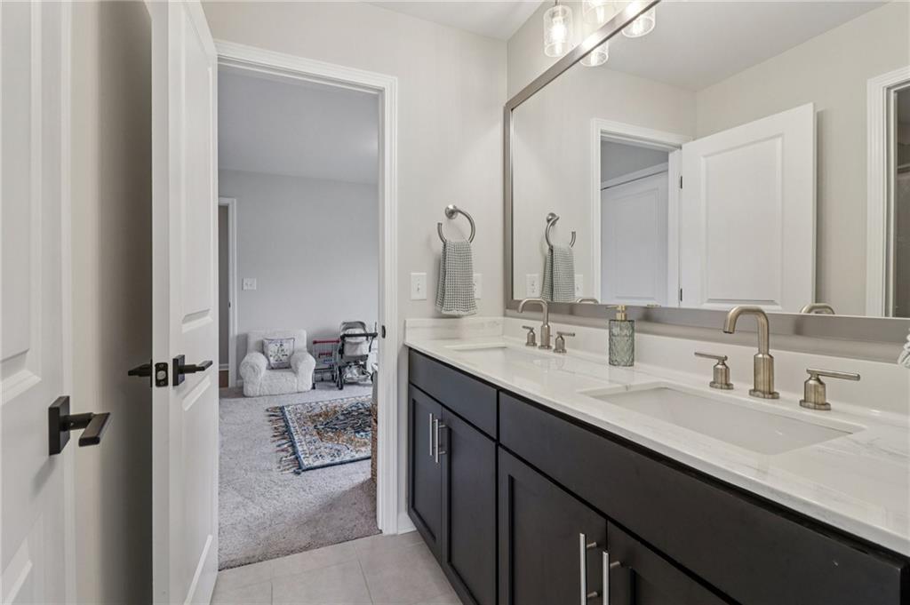 Welcome to luxury living in the heart of West Forsyth, where designer – image 48