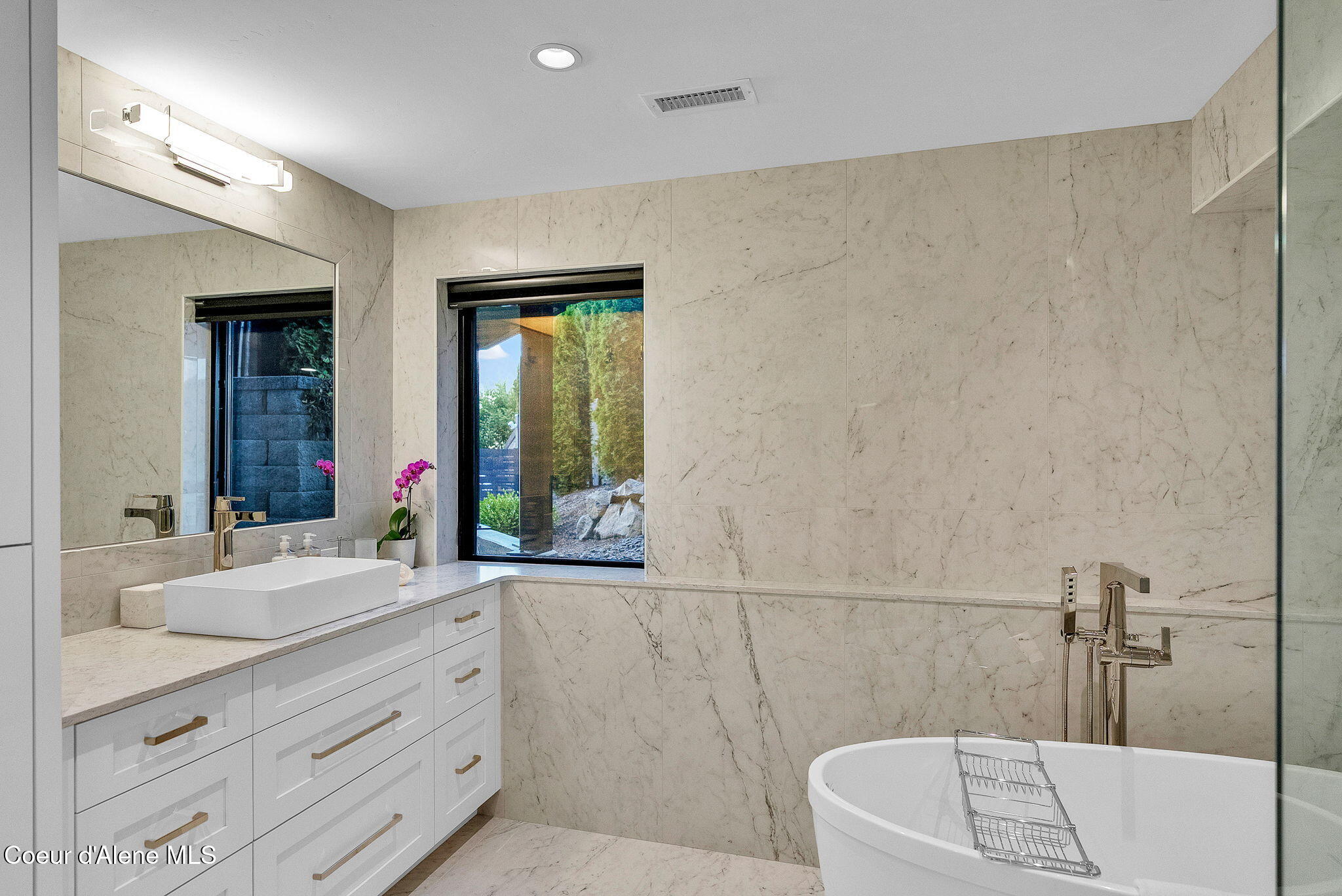 Lake front property with completely reimagined home, finished in 2024 – image 35