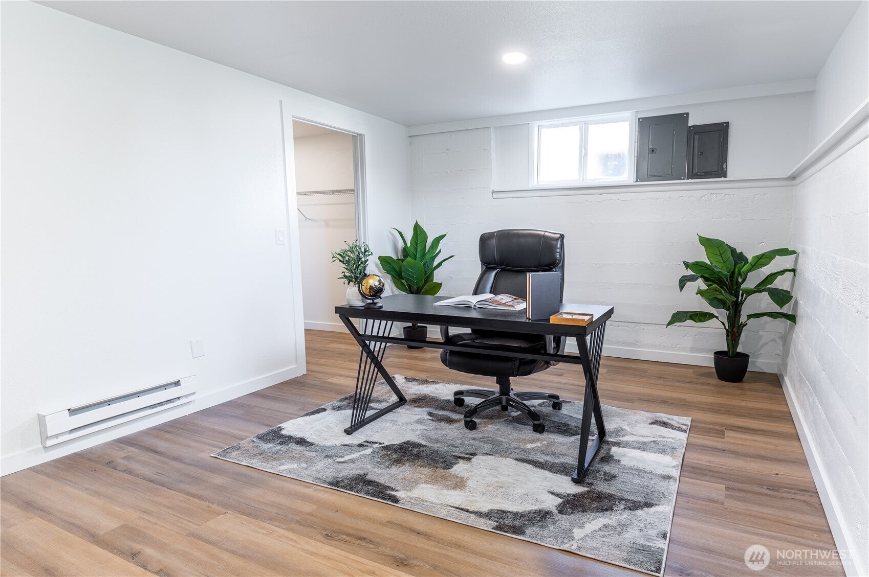 Price reduced!!! Fully remodeled in-town Snohomish with rare daylight – image 19