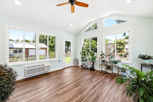 Welcome to this beautiful home that’s gleaming with pride and perfecti – image 23