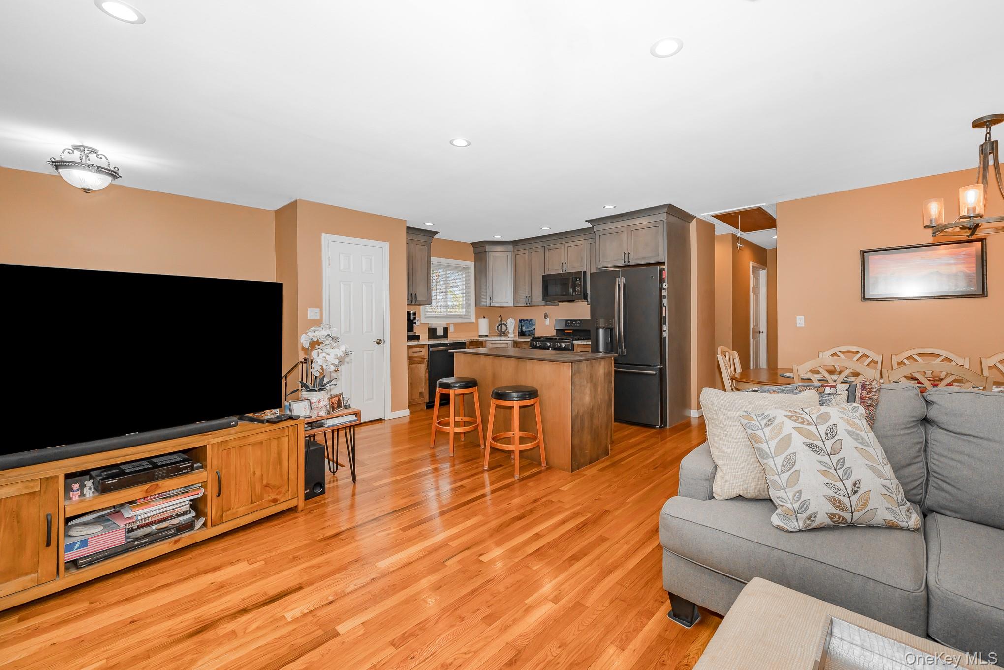 Welcome to this spacious Hi Ranch located on a quiet dead end street i – image 24