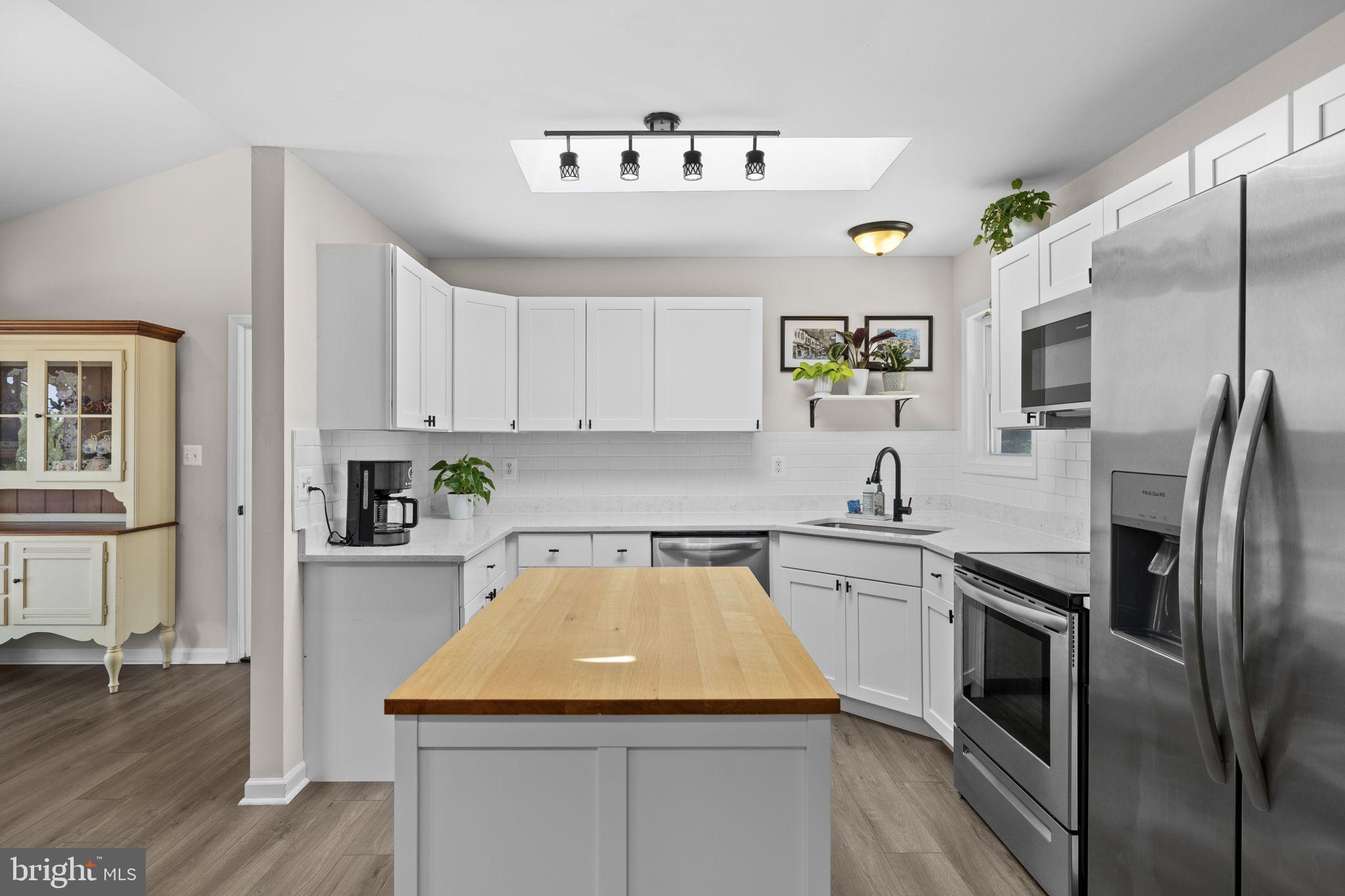 One of a kind property in North Stafford! Fully redone rambler with LV – image 9