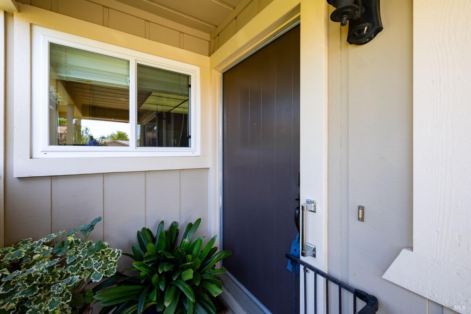Welcome to 274 Beech Avenue, a beautifully maintained single-story hom – image 7