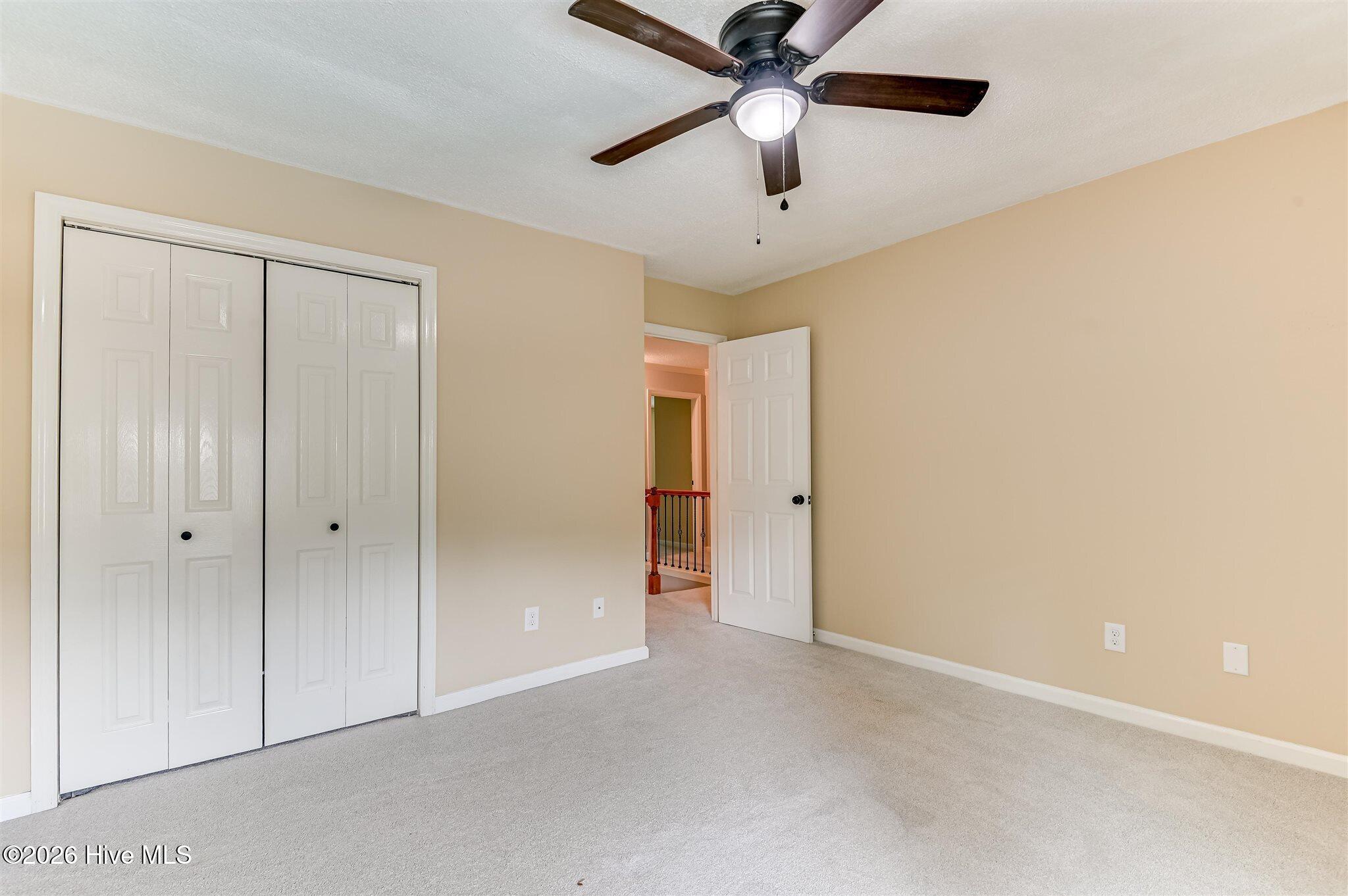 Welcome to this stunning brick home nestled on a quiet cul-de-sac in t – image 41