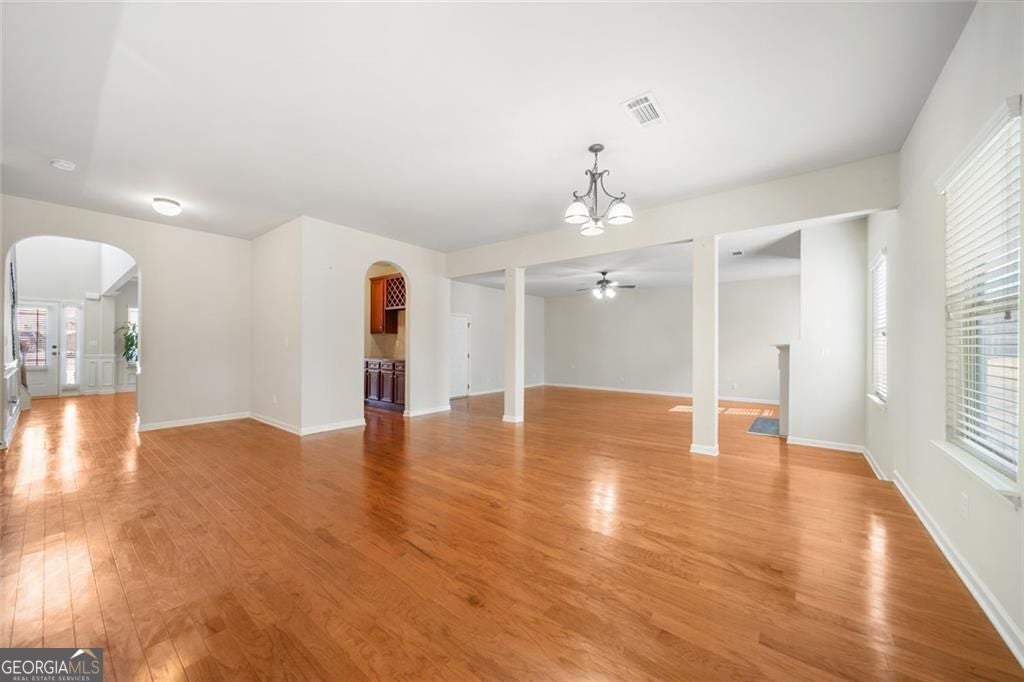 Timeless curb appeal and solid construction define this beautifully ma – image 17