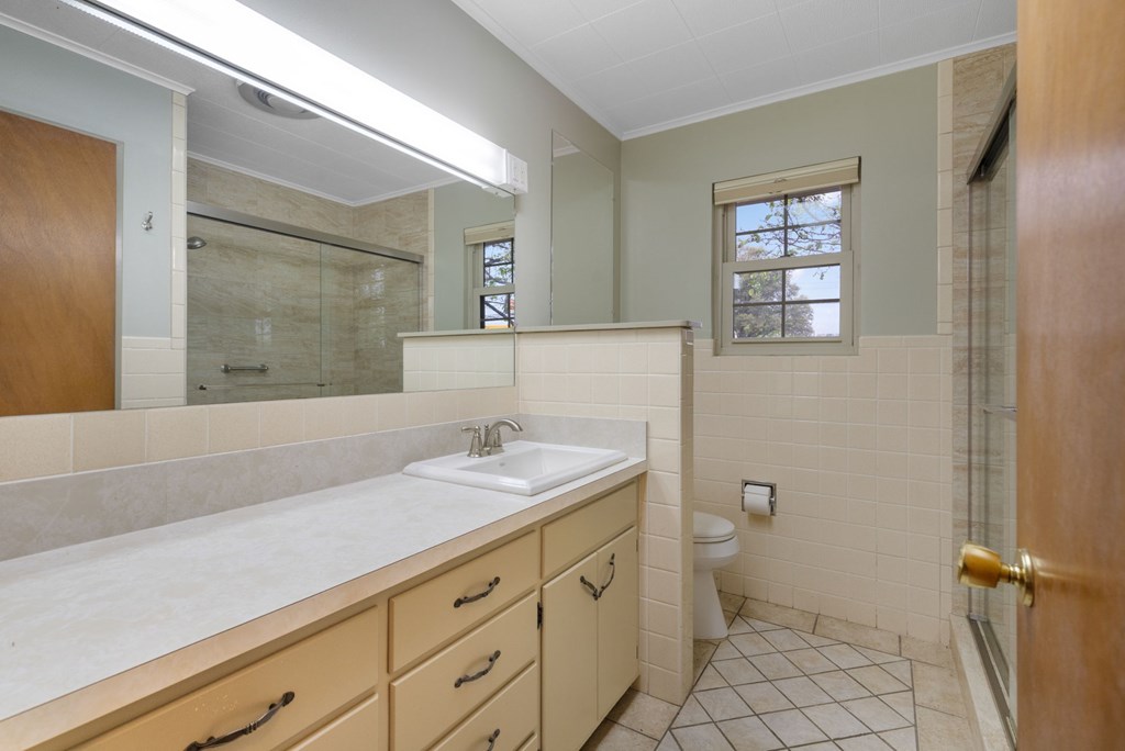 1801 1801 N Llano St, Fredericksburg, Texas, 78624, USA, 3 Bedrooms Bedrooms, ,2 BathroomsBathrooms,Residential,For Sale,1801 N Llano St,104229