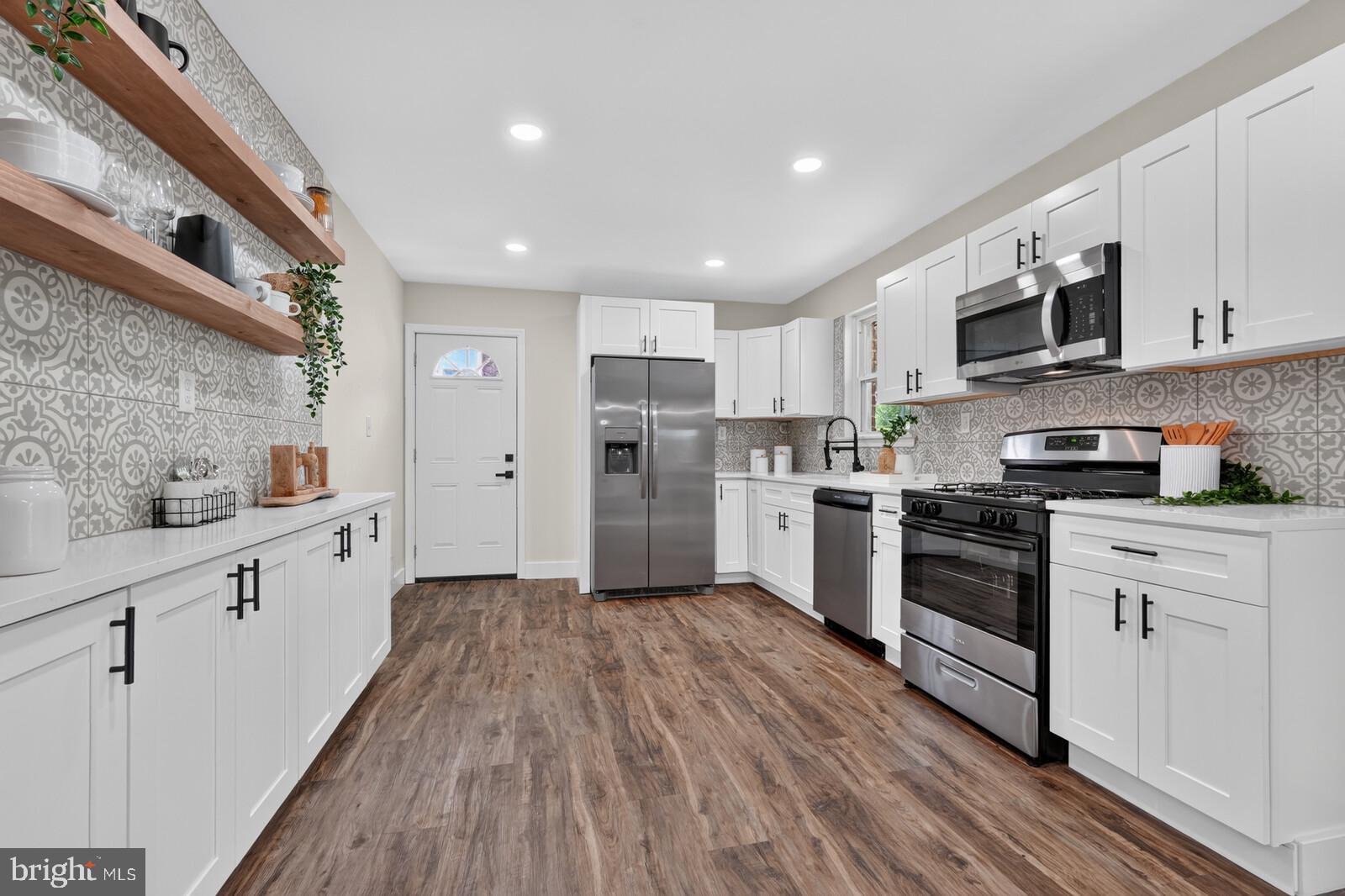 Beautifully Renovated Single-Family Home in Sought-After Kettering – 5 – image 13