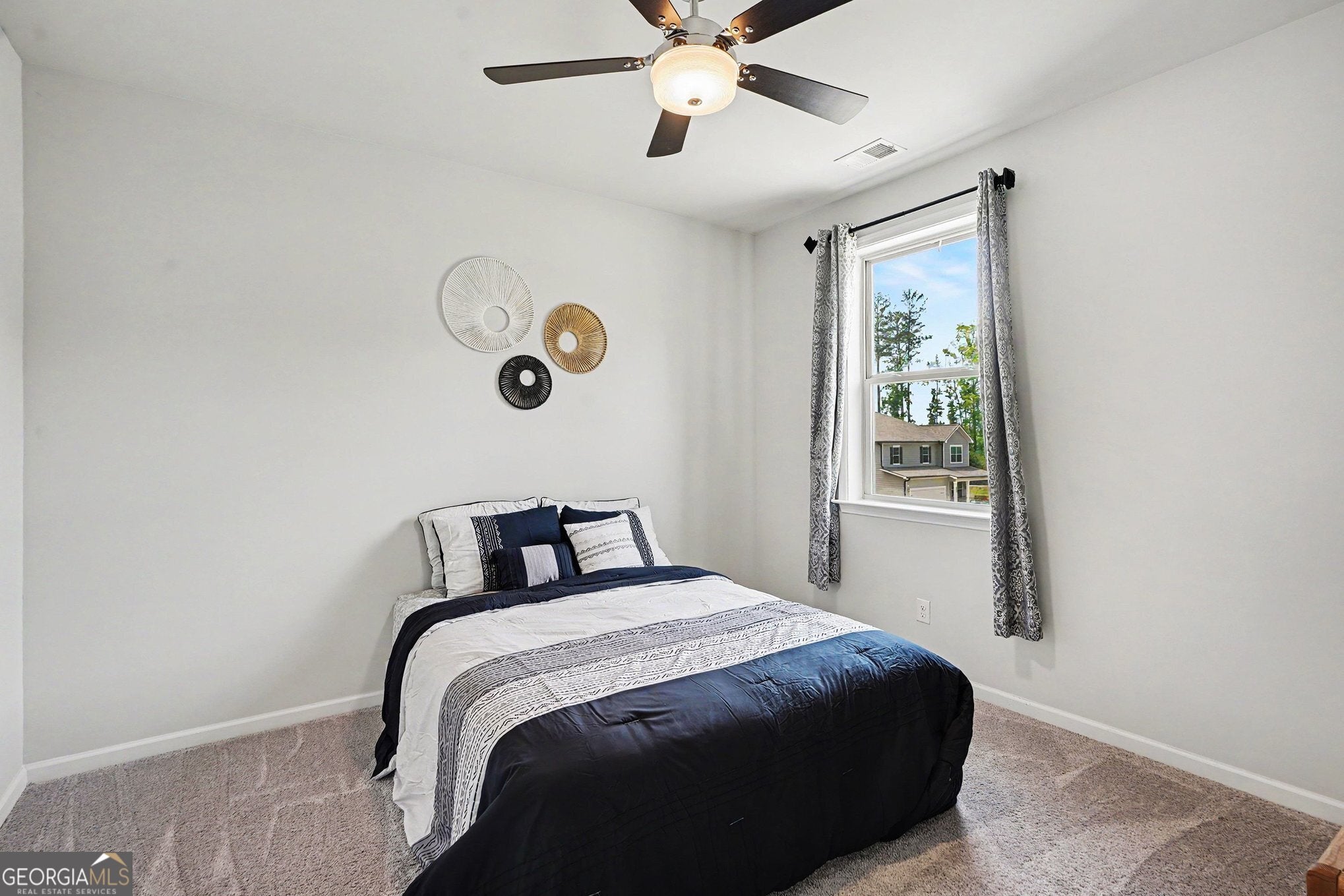 5 BEDROOM/3.5 BATH and over 3100 SF! This lovely like new double cul d – image 29