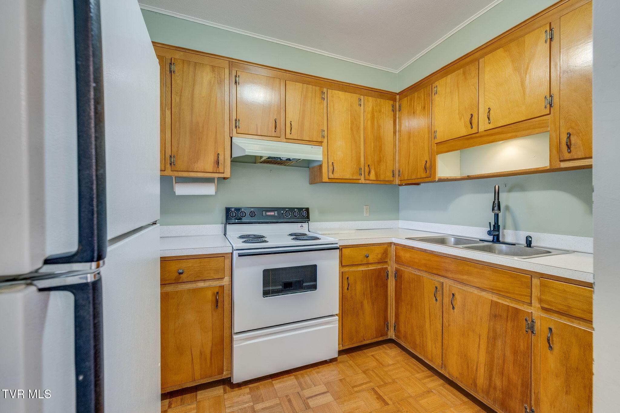PRICE IMPROVEMENT! If youve ever thought about opening a Bed & Breakfa – image 100