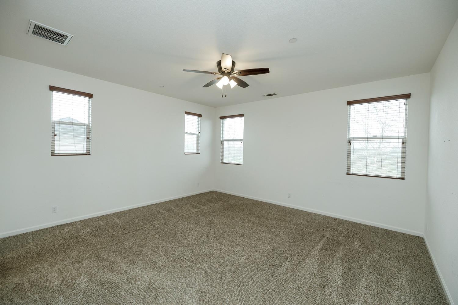 Located in a highly desirable neighborhood, this well-maintained home – image 45