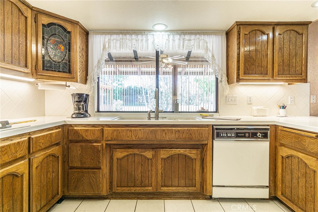 Something is refreshing about a home that actually gives you room to b – image 16