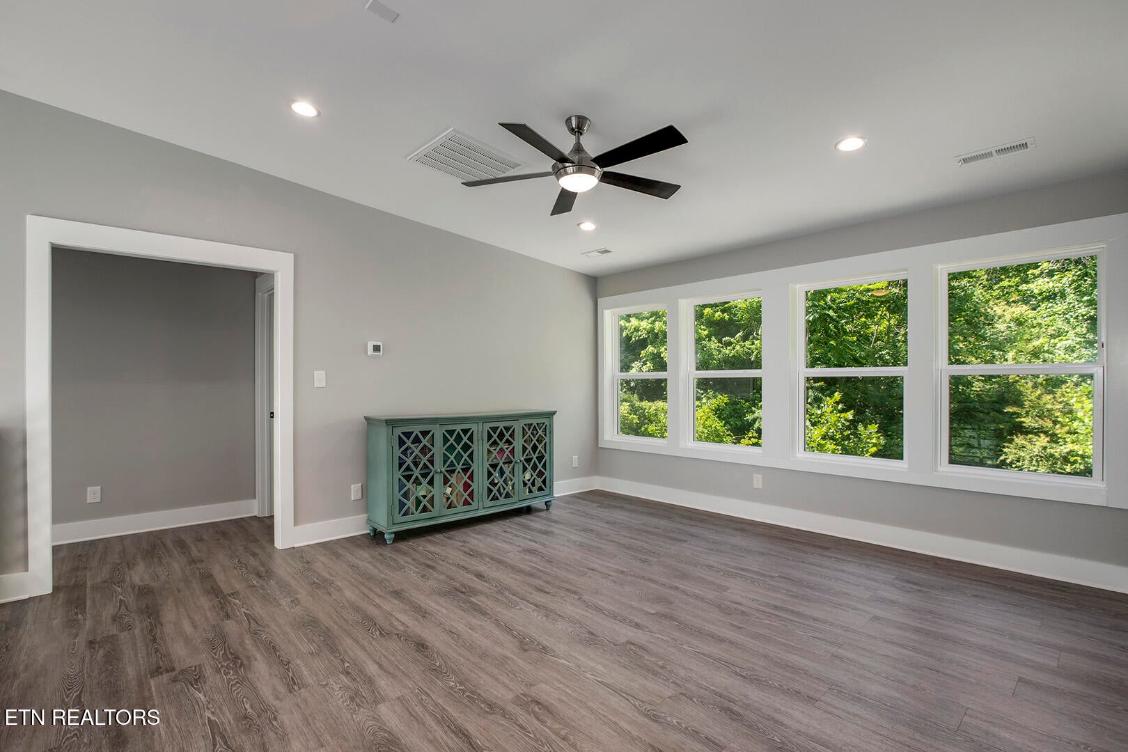 880 880 Skyline Drive, Harriman, Tennessee, 37748, USA, 3 Bedrooms Bedrooms, ,4 BathroomsBathrooms,Residential,For Sale,880 Skyline Drive,6c9e6ce5-d78a-4ae4-a55c-fa9f55
