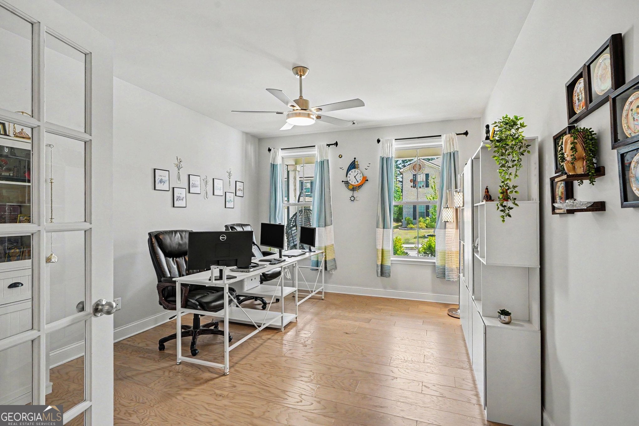 5 BEDROOM/3.5 BATH and over 3100 SF! This lovely like new double cul d – image 7
