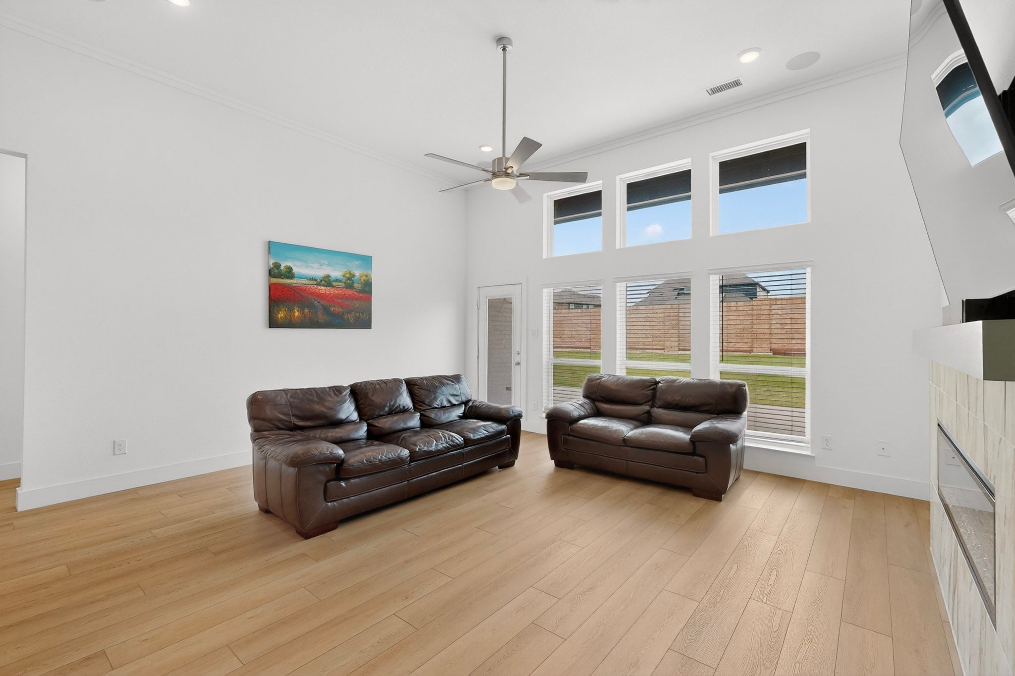 Discover the perfect blend of comfort, flexibility, and opportunity at – image 8