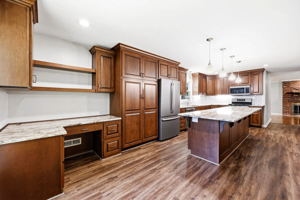 Welcome to this beautiful home that’s gleaming with pride and perfecti – image 11