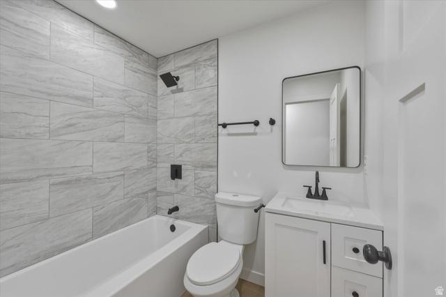 This home is move-in ready! Extra kitchen for extra income. New roof! – image 13