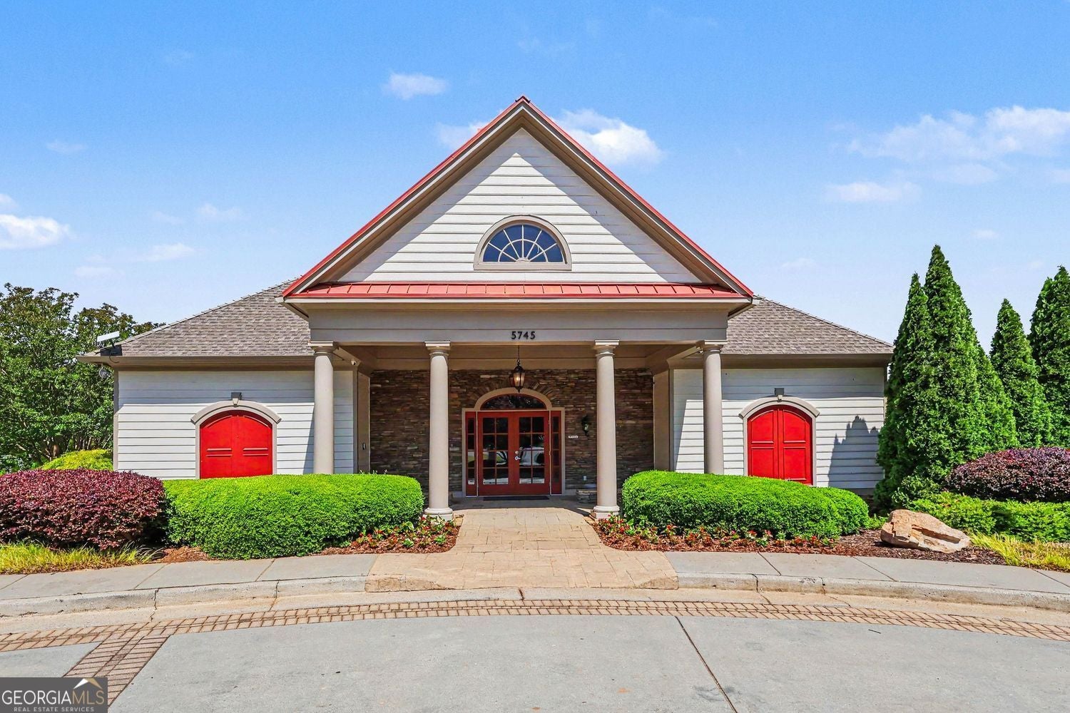 Welcome to 5640 The 12th Fairway, a cul-de-sac home in Olde Atlanta Cl – image 6