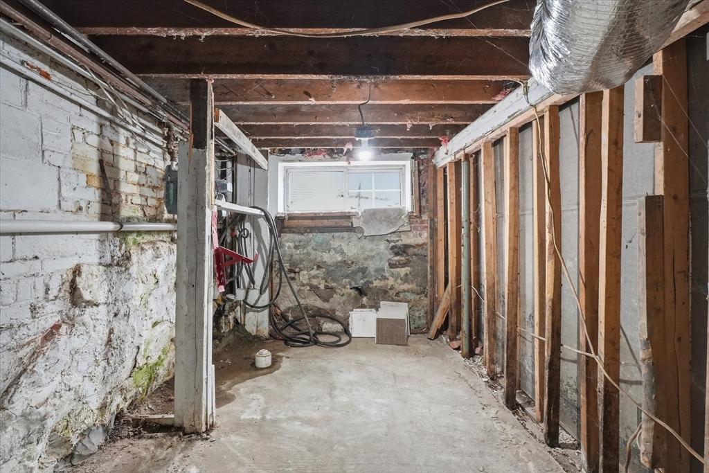 Opportunity awaits at 52 Hamilton Ave - a well-maintained 2-family off – image 25