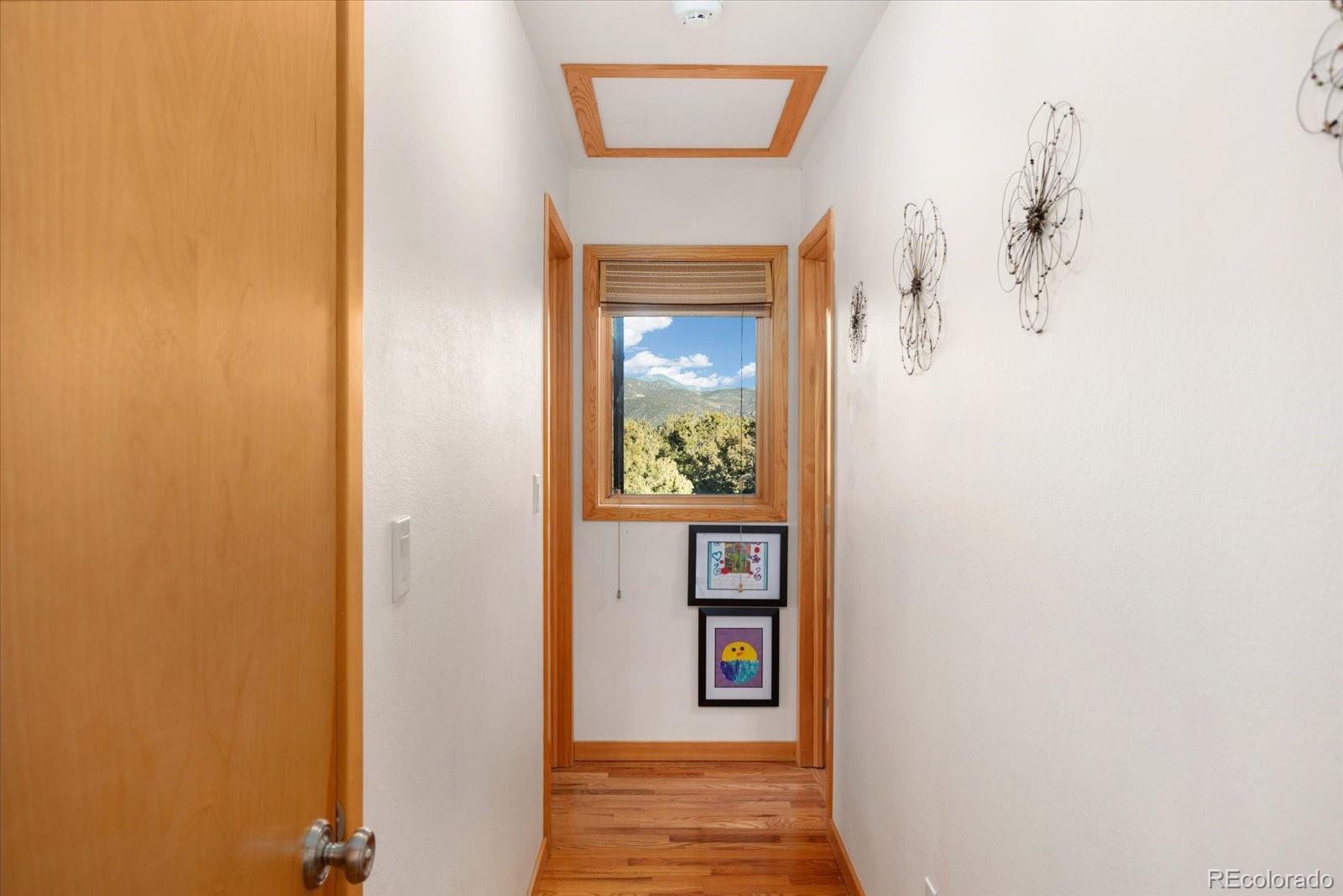Mountain Contemporary Living with Big Views in Cherokee Heights. Set o – image 25